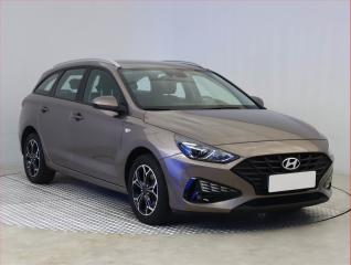 Hyundai i30 1.5 DPI, R,1.maj, Serv.kniha