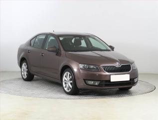 koda Octavia Style 1.6 TDI, Bi-Xenony