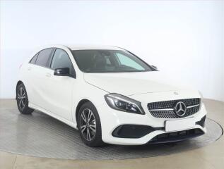 Mercedes-Benz AMG line A 180 d, Automat