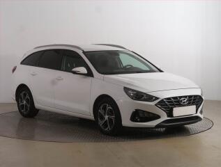 Hyundai i30 Comfort 1.5 DPI, Serv.kniha
