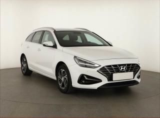 Hyundai i30 1.5 DPI, R,1.maj, Serv.kniha