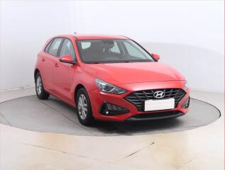 Hyundai i30 1.5 DPI, �R,1.maj, Serv.kniha