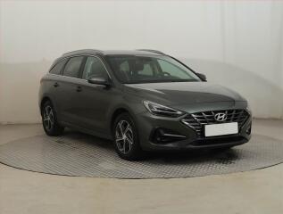 Hyundai i30 1.5 DPI, �R,1.maj, Serv.kniha