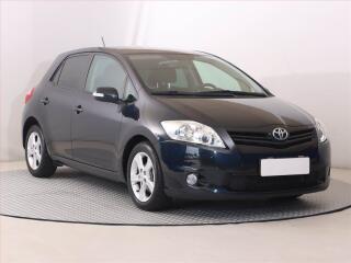 Toyota Auris 1.4 D-4D, Navi, Vyh�.�seda�ek