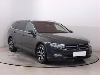 Volkswagen Passat 2.0 TDI, Serv.kniha, Navi