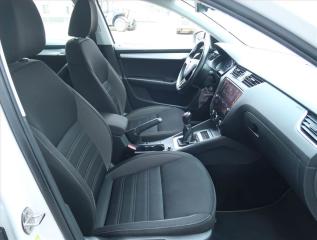 Mercedes-Benz Třídy C (2009) C 180 Kompressor - náhled 9