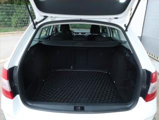 Mercedes-Benz Třídy C (2009) C 180 Kompressor - náhled 13