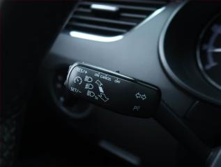 Mercedes-Benz Třídy C (2009) C 180 Kompressor - náhled 14