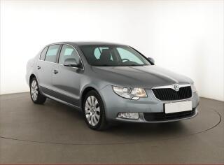 �koda Superb Elegance 1.6 TDI, Xenony