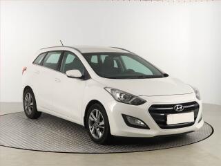 Hyundai i30 Comfort 1.6 MPI, Serv.kniha