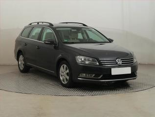 Volkswagen Passat 2.0 TDI, Serv.kniha, Navi