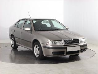koda Octavia 1.6, R,1.maj, Serv.kniha
