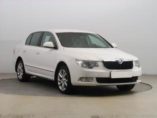 koda Superb Ambition 1.8 TSI, Xenony