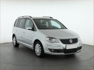 Volkswagen Touran 2.0 TDI, nov STK, v provozu