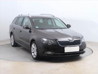 koda Superb Elegance 2.0 TDI, Navi, Xenony
