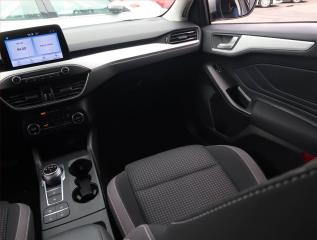 Ford Focus (2021) Connected 1.0 EcoBoost - náhled 8