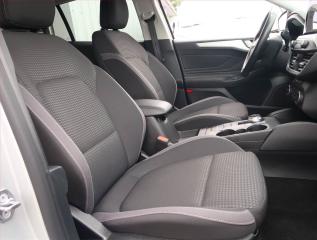 Ford Focus (2021) Connected 1.0 EcoBoost - náhled 9