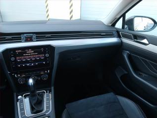 Volkswagen Passat (2019) Elegance 2.0 TDI - náhled 8