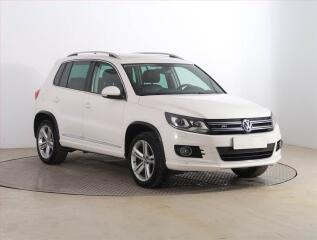 Volkswagen Tiguan R-Line 2.0 TDI, K��e, Navi