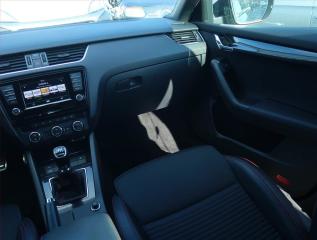 Škoda Octavia (2016) RS 2.0 TSI, ČR 1.majitel - náhled 8