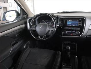 Mitsubishi Outlander (2017) 2.2 DI-D, 4X4, 7 míst - náhled 7