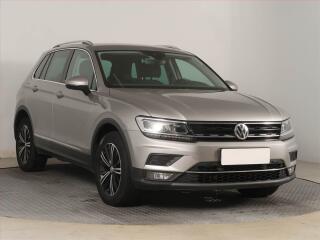 Volkswagen Tiguan Highline 2.0 TSI, nov v R