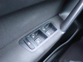 Volkswagen Golf Sportsvan (2018) Highline 1.2 TSI, ČR,1.maj - náhled 16