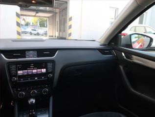 Škoda Octavia (2014) Scout 2.0 TDI, 4X4, Automat - náhled 8