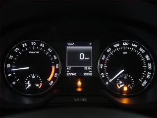 Škoda Octavia (2014) Scout 2.0 TDI, 4X4, Automat - náhled 11