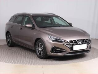 Hyundai i30 1.5 T-GDI MHEV, �R,1.maj