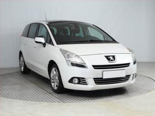 Peugeot 5008 2.0 BlueHDi, 7�m�st, nov� STK
