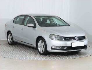 Volkswagen Passat 1.6 TDI, Serv.kniha, Navi