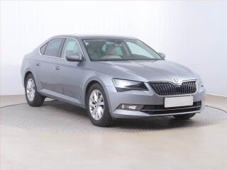�koda Superb 2.0 TDI, K��e, Navi, Bi-Xenony