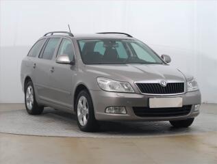 �koda Octavia Ambition 1.4 TSI, Xenony