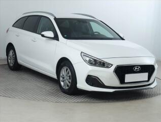 Hyundai i30 1.4 CVVT, �R,1.maj, Serv.kniha