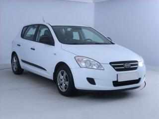 Kia Ceed 1.4 CVVT, Ta�n�, jezd� v�born�