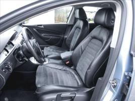 Volkswagen Passat 2,0 TDi 4x4 Kůže,Tempomat - náhled 12