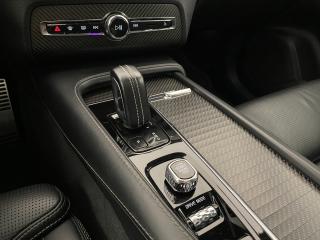 Volvo XC90 B5 AWD R-DESIGN AUT 7míst - náhled 27