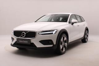 Volvo V60 CC D4 AWD MOMENTUM REZERVACE