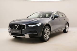 Volvo V90 CC D4 AWD MOMENTUM REZERVACE