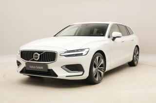 Volvo V60 T6 RECHARGE BRIGHT REZERVACE