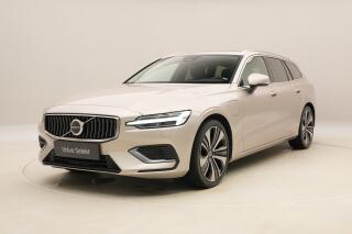 Volvo V60 T6 RECHARGE BRIGHT REZERVACE
