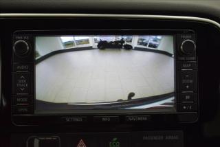 Mitsubishi Outlander 2,2 Di-D, 4x4,INTENSE+,kamera - náhled 20