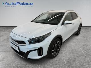 Kia XCeed 1.5 T-GDI Z�RUKA MHEV AT TOP