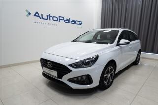 Hyundai i30 1.5 CVVT KAMERA 1. MAJITEL �R