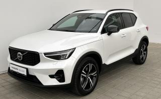 Volvo XC40 2.0 B3 Plus Dark