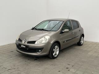 Renault Clio 1.1  .