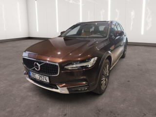 Volvo V90 D4 Cross Country rezervace