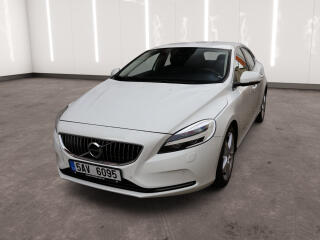 Volvo V40 T3 FWD INSCRIPTION, rezervace