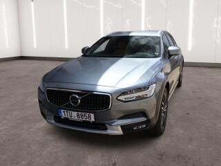 Volvo V90 D5 AWD , REZERVACE